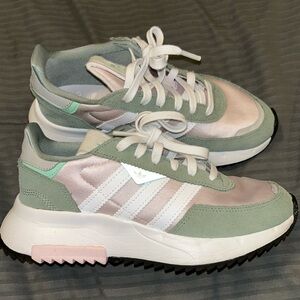 Adidas retro sneakers